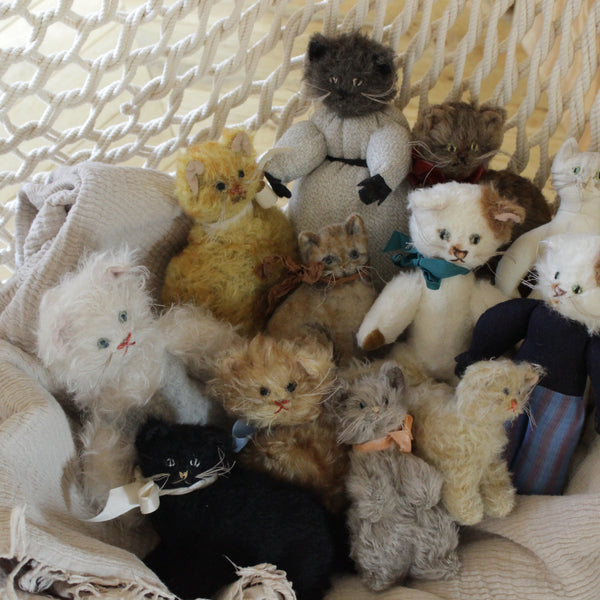 yoshimaru ねこ ぬいぐるみ 2024 ぬいぐるみ 週めくりカレンダー / yoshimaru ぬいぐるみのご紹介