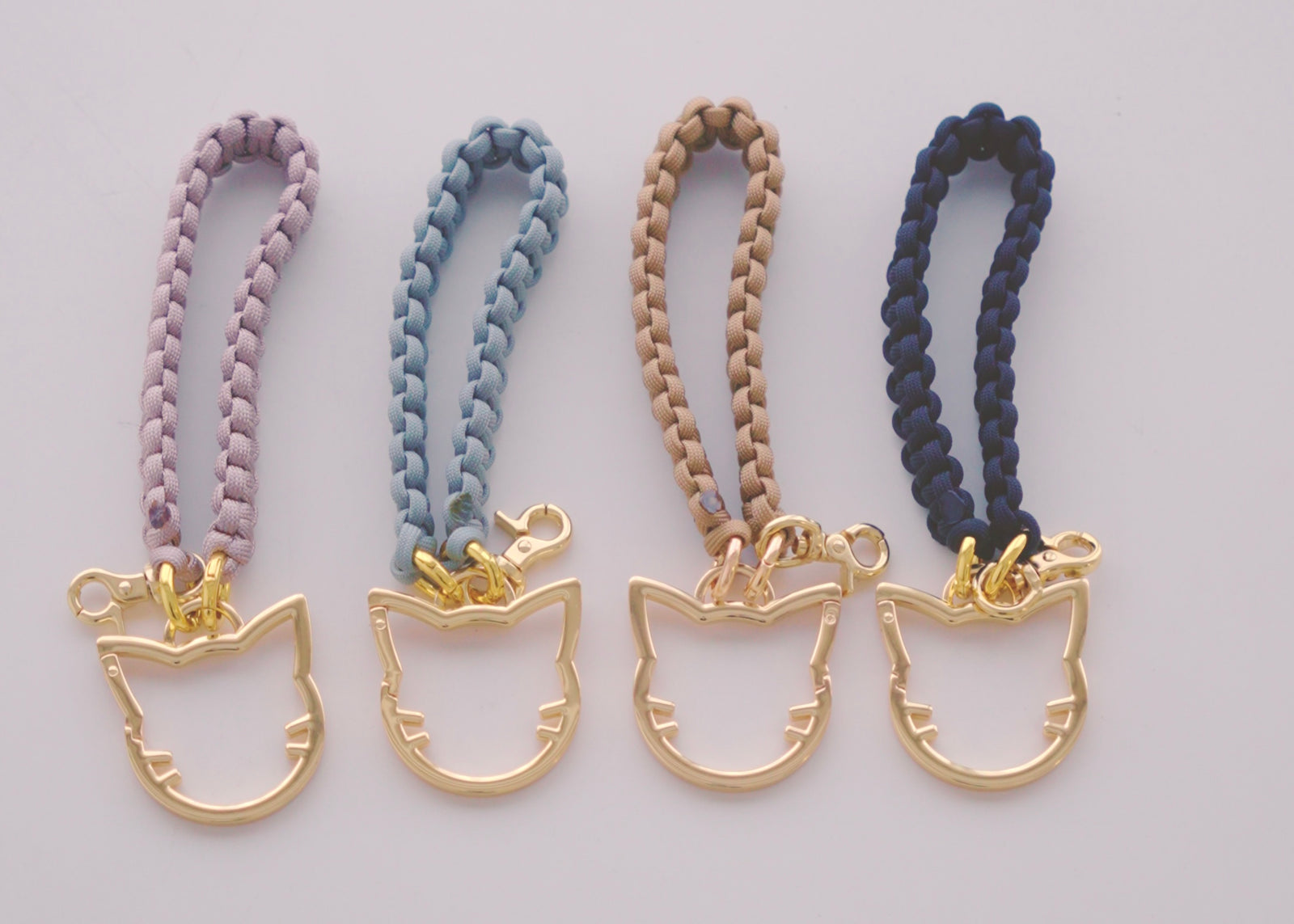 731在庫整理中　天然石　チャーミングな黒じゃれ猫ストラップ 731在庫整理中 天然石 チャーミングな黒じゃれ猫ストラップ じゃれ猫